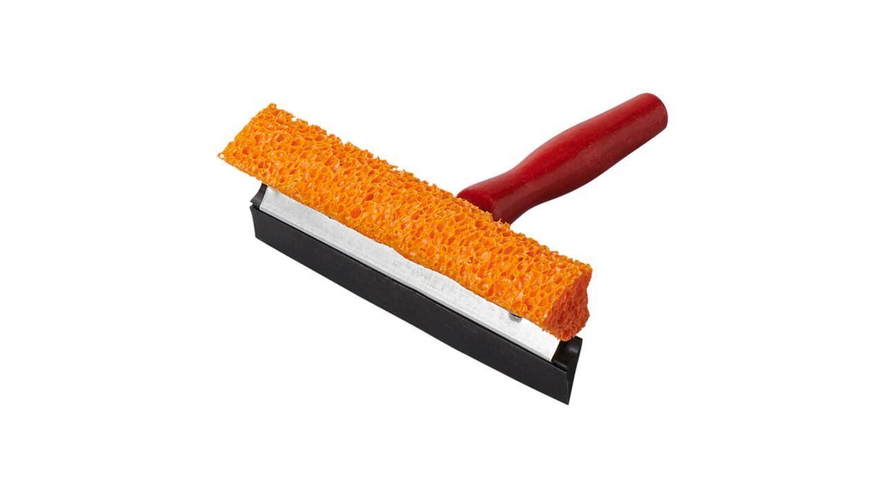 Raamtrekker ProPlus met houten steel 145mm rood