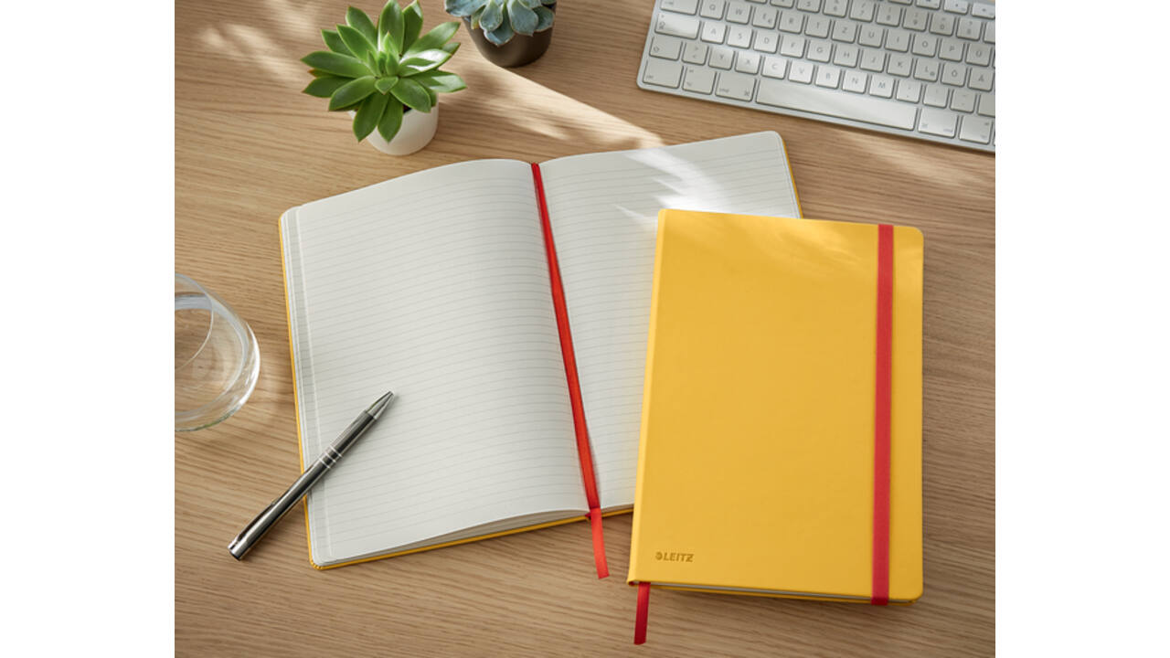 Notitieboek Leitz Cosy B5 160blz 100gr spiraal lijn geel