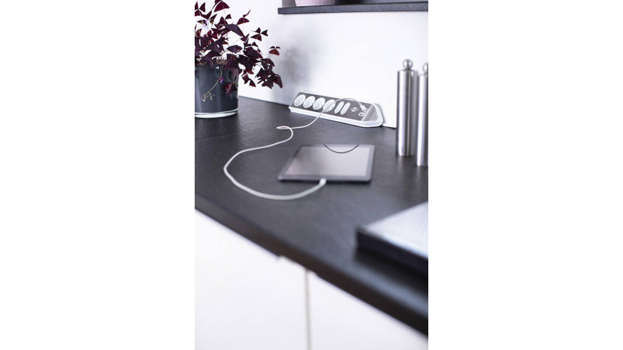 Stekkerdoos Brennenstuhl bureau Estilo 6vdig incl 2 USB 2m wit/zilver