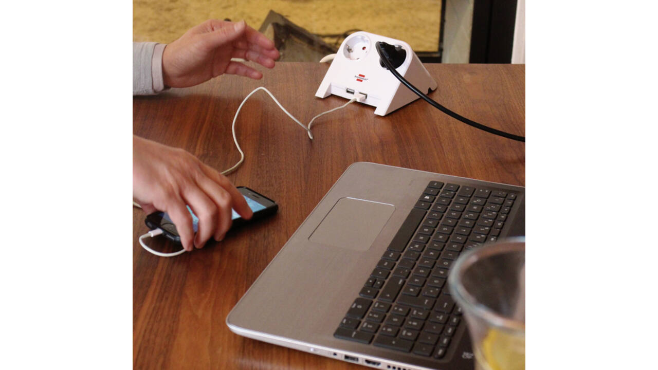 Stekkerdoos Brennenstuhl bureau 2 voudig inclusief 2 USB 1.8m wit