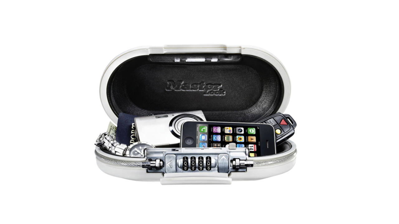 Draagbare kluis MasterLock Safe space met combinatieslot en kabel wit