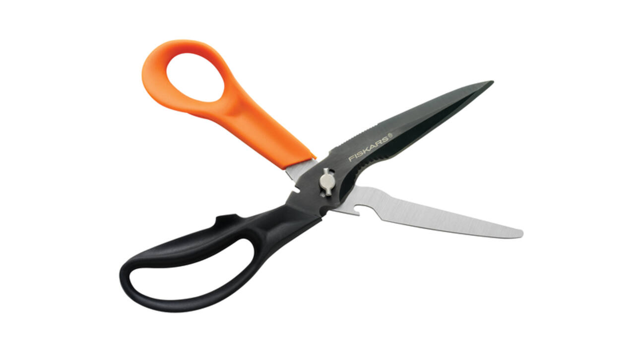 Schaar Fiskars Cuts+More Titanium multifunctioneel zwart