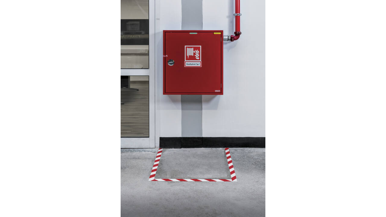 Vloermarkeringstape DURALINE 50mmx30m rood-wit