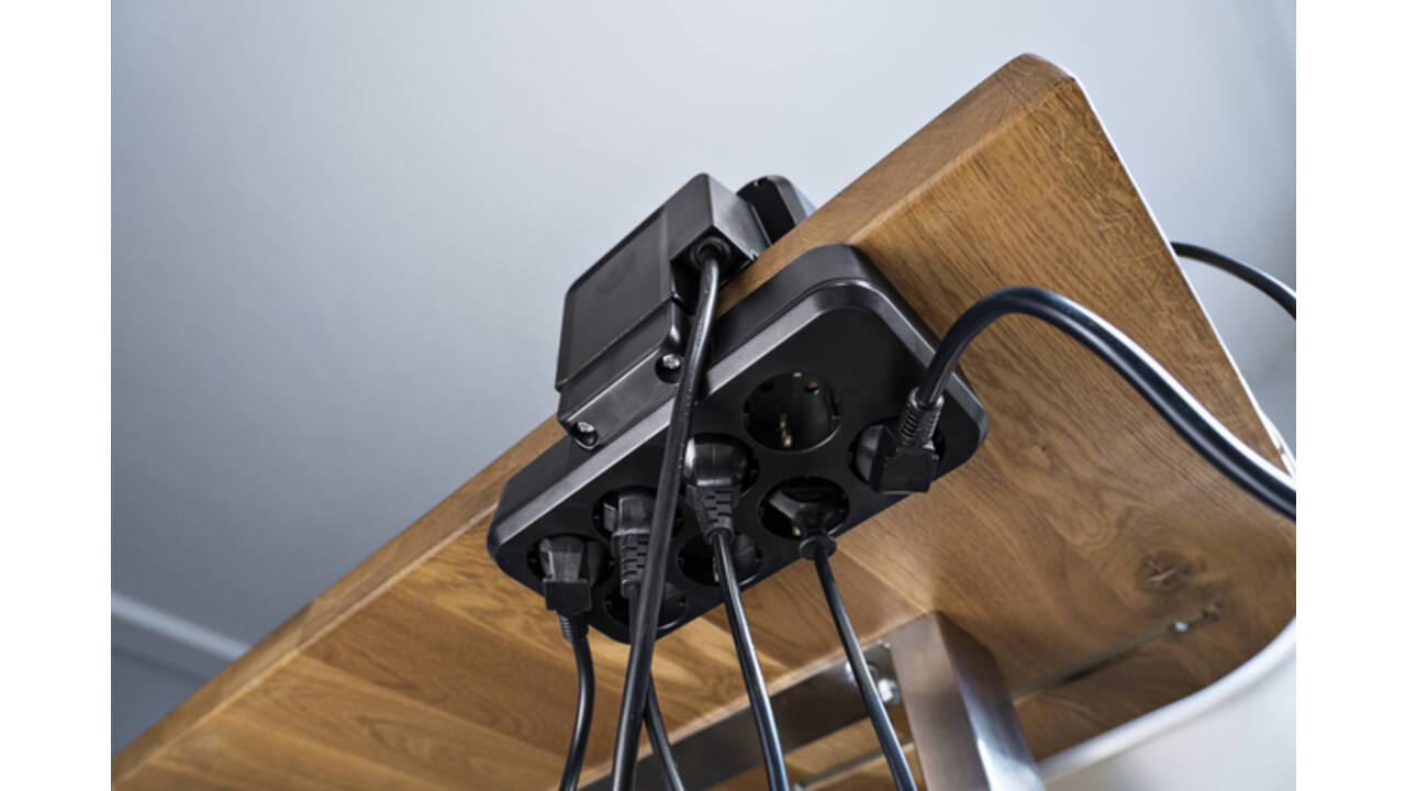 Stekkerdoos Brennenstuhl bureau Estilo 10vdig incl 1 USB C, 1 USB A, 2m zi/zw