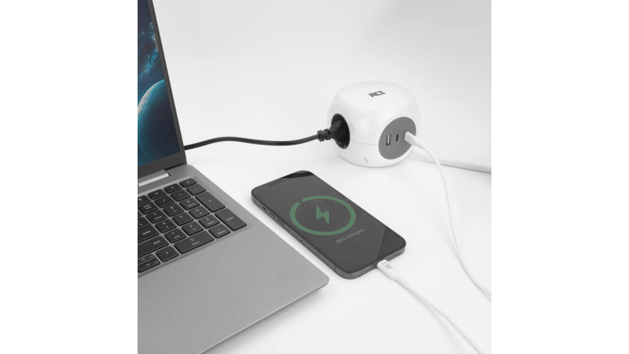 Stekkerblok ACT 3 voudig  inclusief 2x USB C/A 1.5 meter wit/grijs