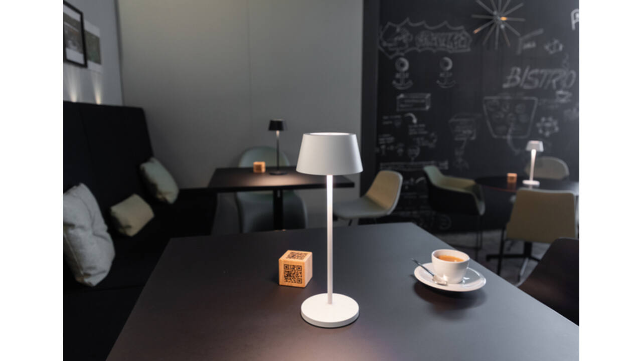 Tafellamp MAUL Nina LED oplaadbaar dimbaar wit