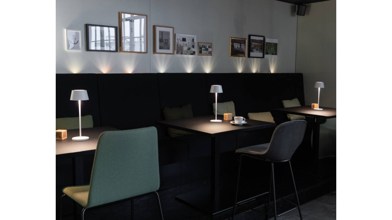Tafellamp MAUL Nina LED oplaadbaar dimbaar wit