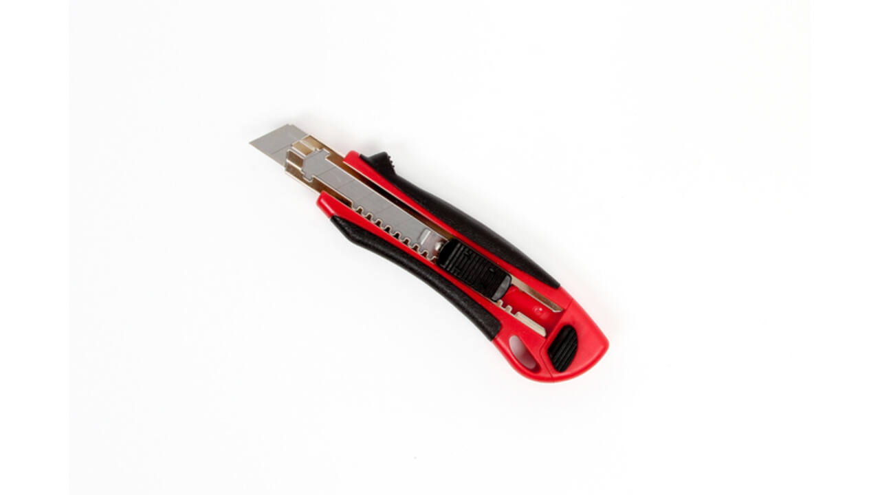 Snijmes IEZZY 18mm kunststof met ergonomische softgrip incl. 3 mesje