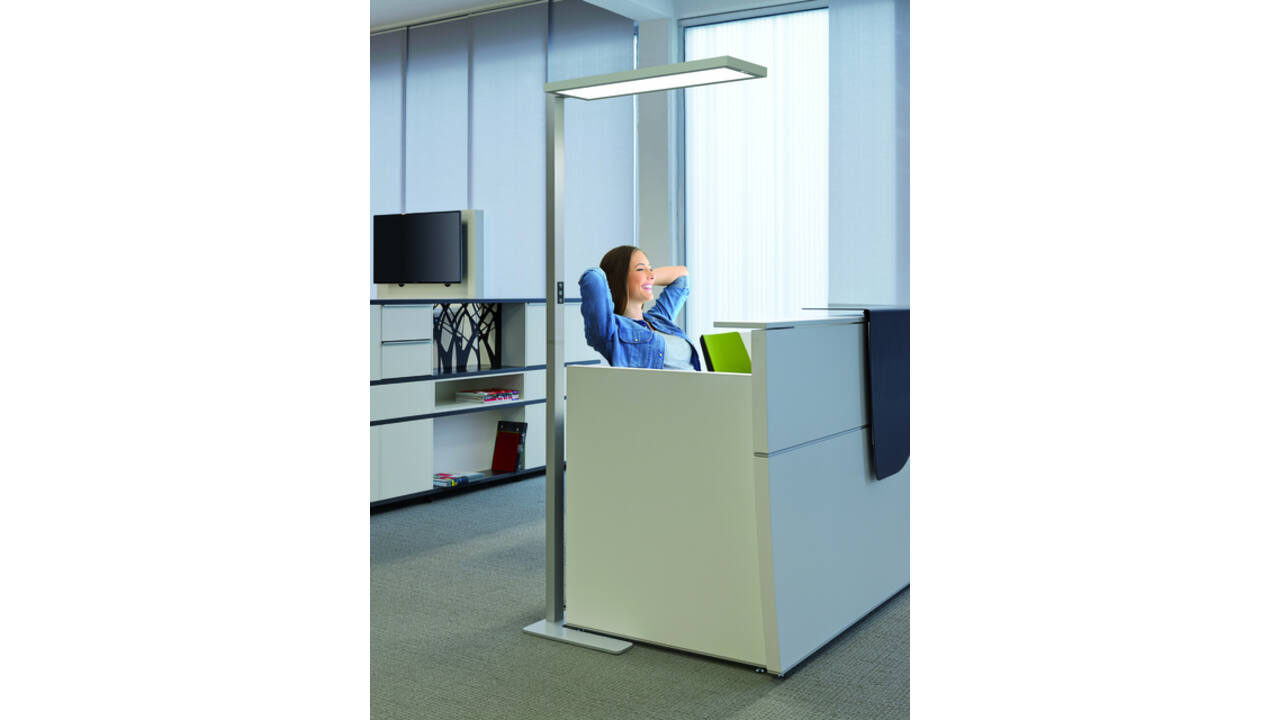 Vloerlamp MAUL Senja LED beweging- daglichtsensor dimbaar zilver