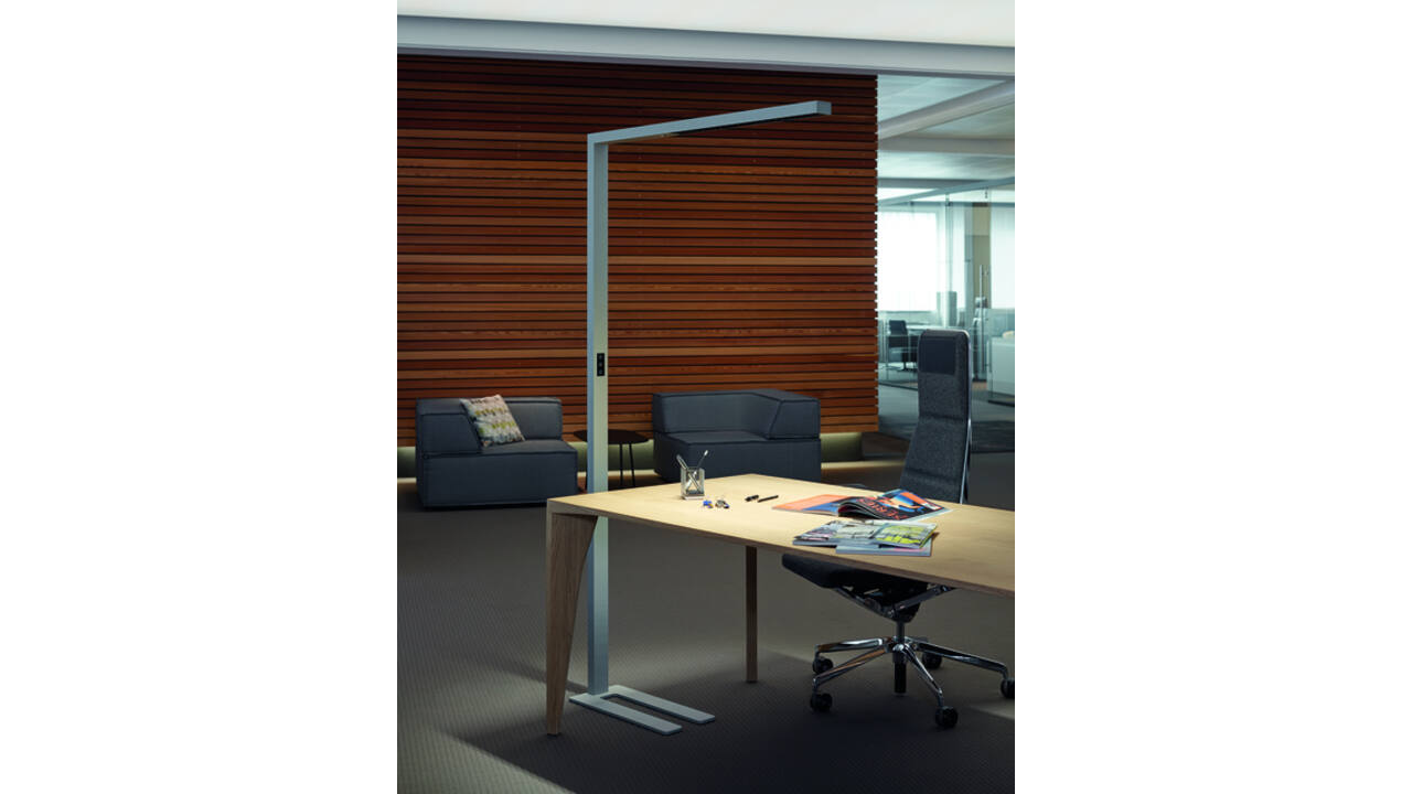 Vloerlamp MAUL Sirius LED beweging- daglichtsensor dimbaar zilver