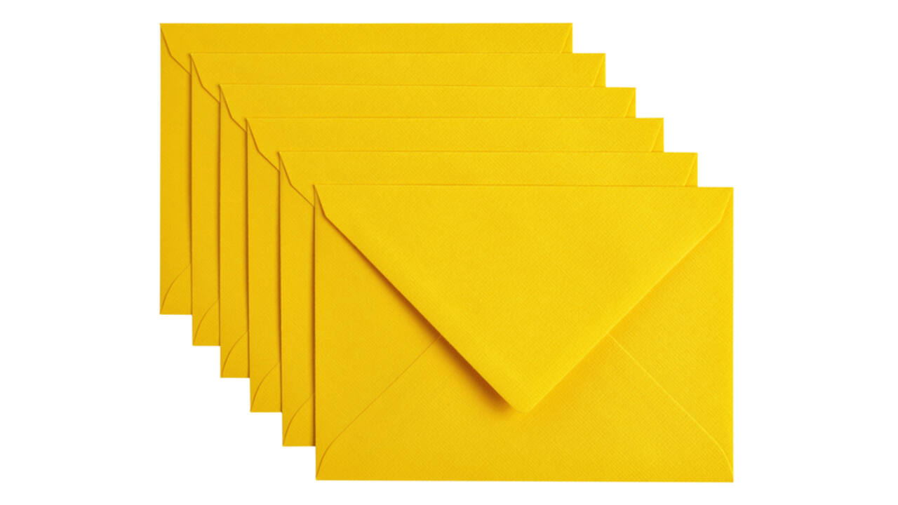Envelop Papicolor C6 114x162mm dottergeel pak à 6 stuks