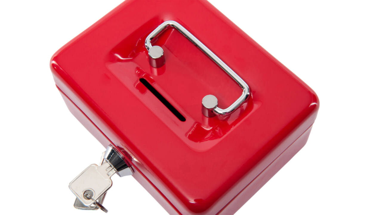 Geldkist MAUL met muntgleuf en slot 125x95x60mm rood