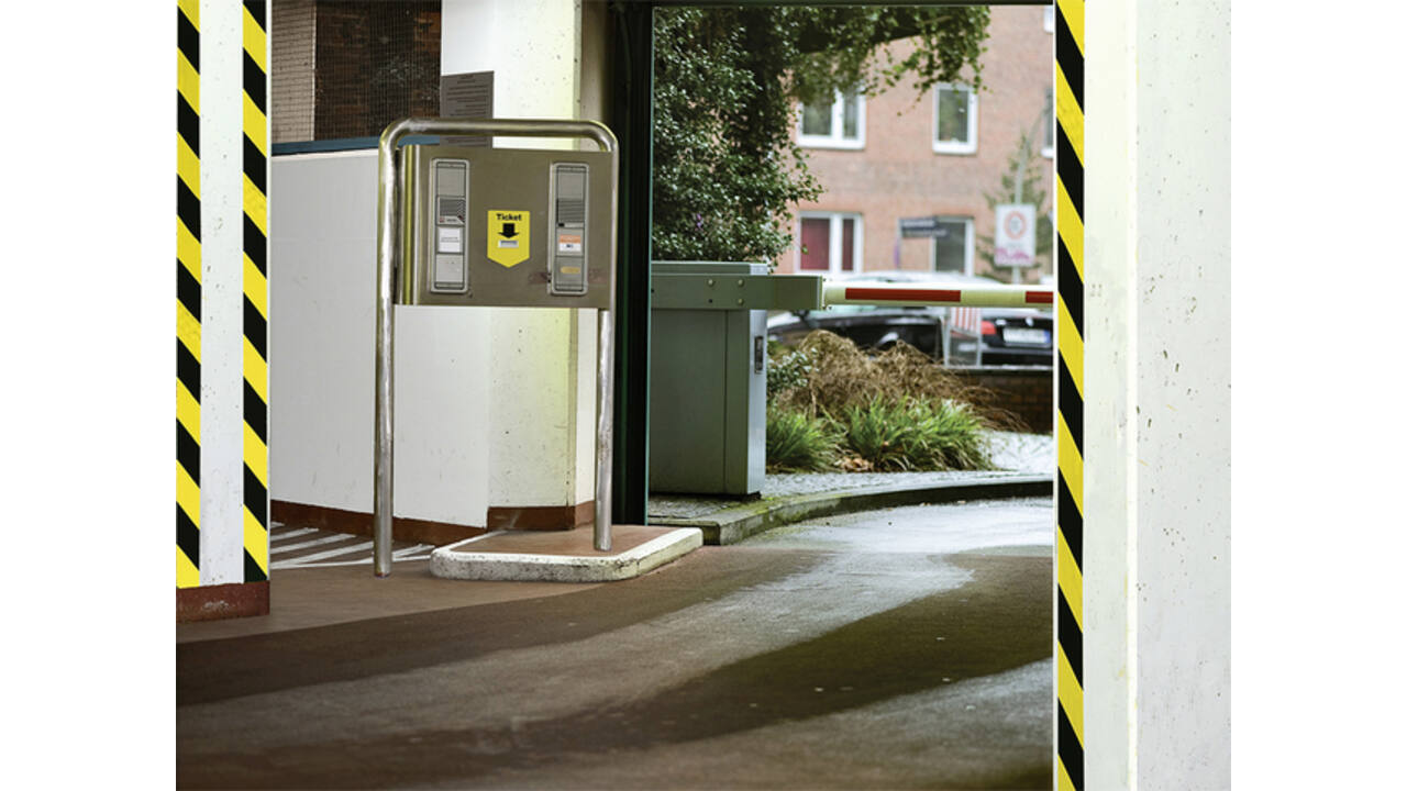 Waarschuwings- en markeringstape tesa® Signal Universal 66mx50mm geel/zwart