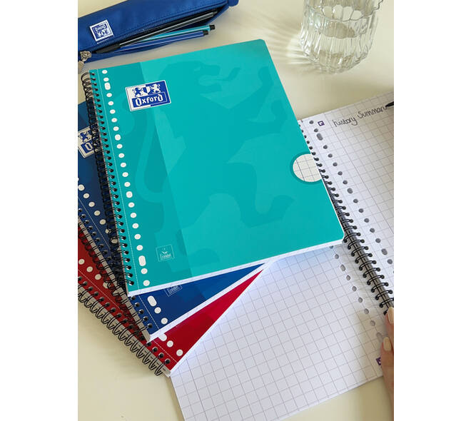 Collegeblok Oxford School A4 ruit 10x10mm 23-gaats 160 pagina's 80gr assorti