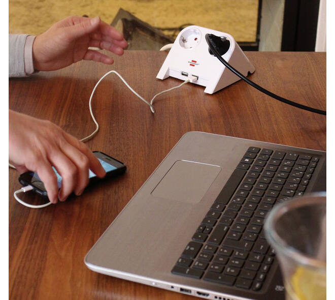 Stekkerdoos Brennenstuhl bureau 2 voudig inclusief 2 USB 1.8m wit