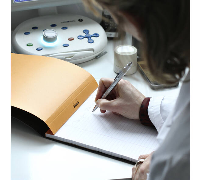 Schrijfblok Rhodia A4 lijn 80 vel 80gr oranje