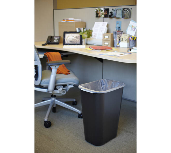 Afvalbak Rubbermaid groot 39 liter zwart