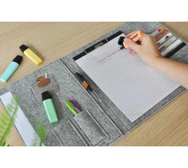 Schrijfmap DESQ A4 vilt met papierclip en elastiek sluiting grijs