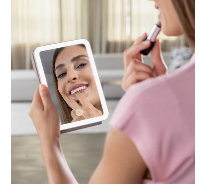 Cosmeticaspiegel Medisana CM 400
