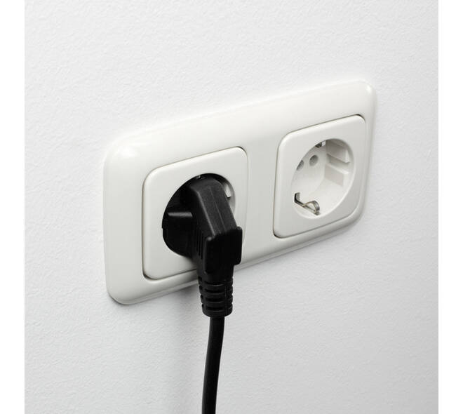 Kabel ACT Netsnoer CEE 7/7 male - C13 zwart 2.5 meter