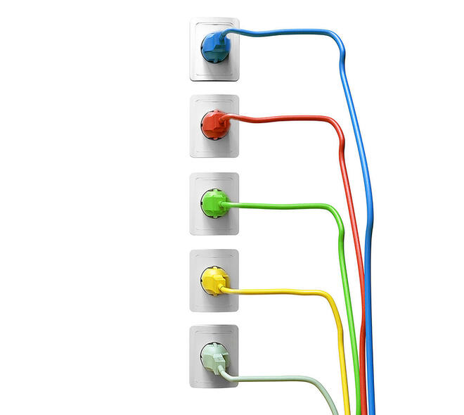 Kabel ACT STROOM C13 recht - CEE7/7 zwart 2.0 meter