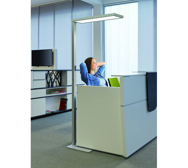 Vloerlamp MAUL Senja LED beweging- daglichtsensor dimbaar zilver