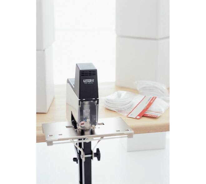 Nietmachine Rapid Classic 106E elektrisch 66/6-8 50 vel wit/zwart