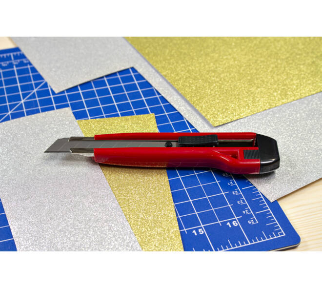 Snijmes Westcott premium 18mm met schuifsluiting rood