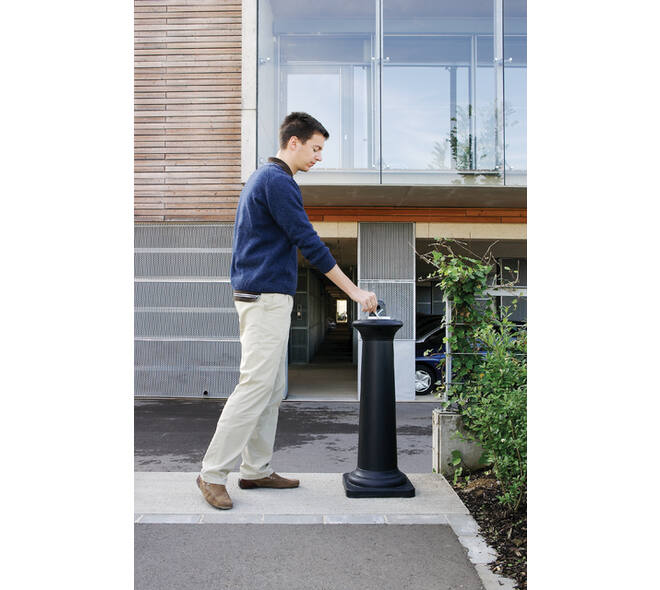 Asbak Rubbermaid Groundskeeper Tuscan vrijstaand zwart