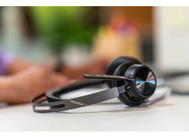 Headset HP POLY Voyager Focus 2 USB-C met oplaadstation