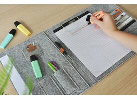 Schrijfmap DESQ A4 vilt met papierclip en elastiek sluiting grijs