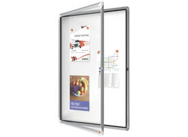 Buitenvitrine Nobo Premium Plus 9xA4 draaideur magnetisch