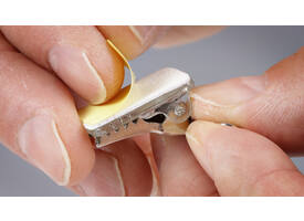 Clip met speld Europel zelfklevend voor badges