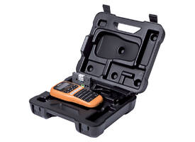 Labelprinter Brother P-touch TZe PT-E110VP draagbaar qwerty 12mm oranje