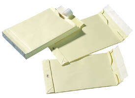 Envelop Quantore monsterzak 262x371x38mm zelfklevend creme 125 stuks